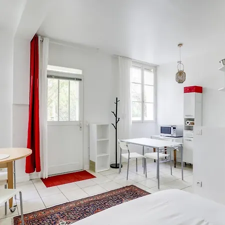 Apartment Montorgueil/ Rue Saint Sauveur *
