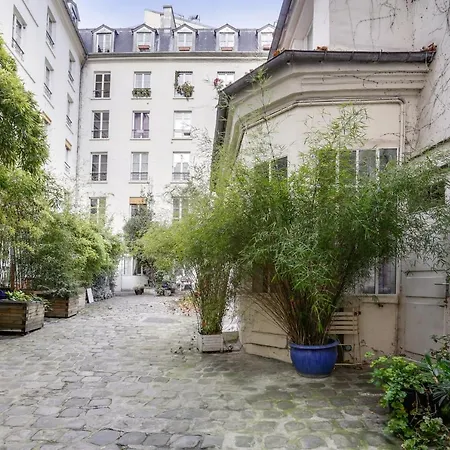 Montorgueil/ Rue Saint Sauveur Paris
