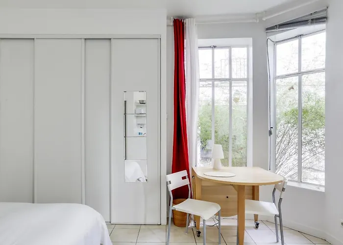 Montorgueil/ Rue Saint Sauveur Paris
